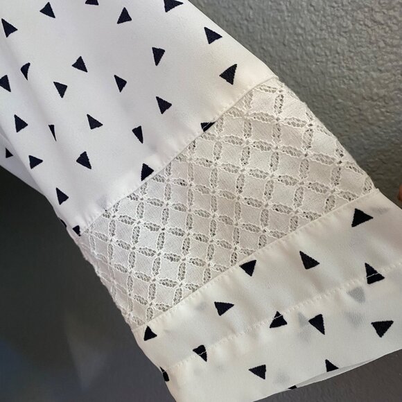 Van Heusen Blouse Women’s Size XL Tunic Geometric Sheer Keyhole Neck - Picture 4 of 11